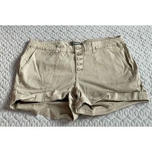 Women’s Torrid Khaki Shorts Button Fly Size 22